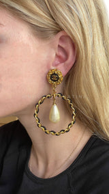 Chanel Vintage Pearl Hoop Teardrop Earrings Woven Chain Collection 27