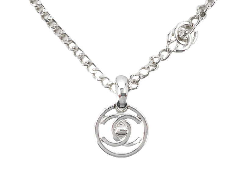 Chanel Vintage 97P Encircled Turnlock Medium Necklace Silver