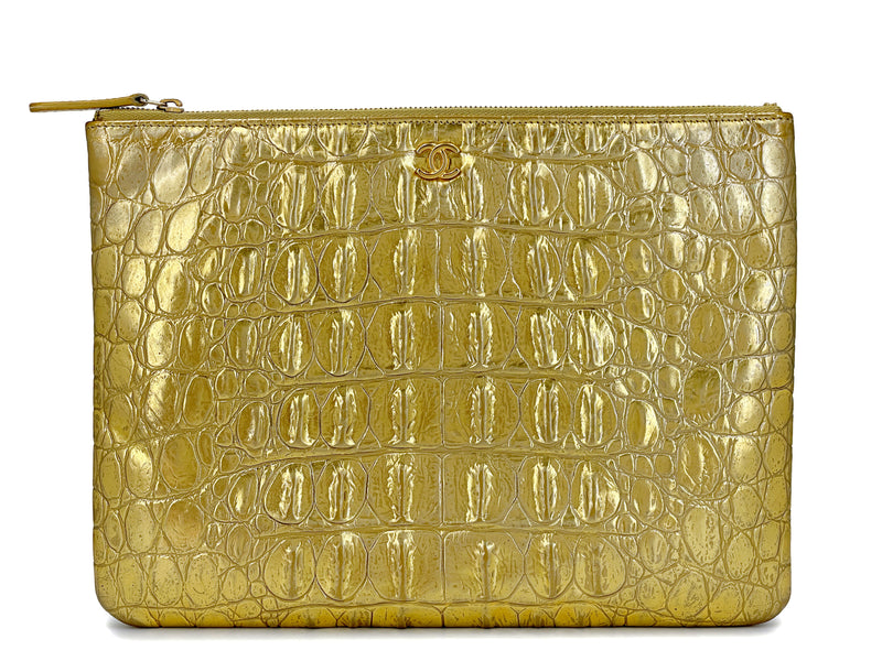 Chanel 19A Egypt Paris-New York Crocodile Print Gold Clutch O Case Bag Medium OED