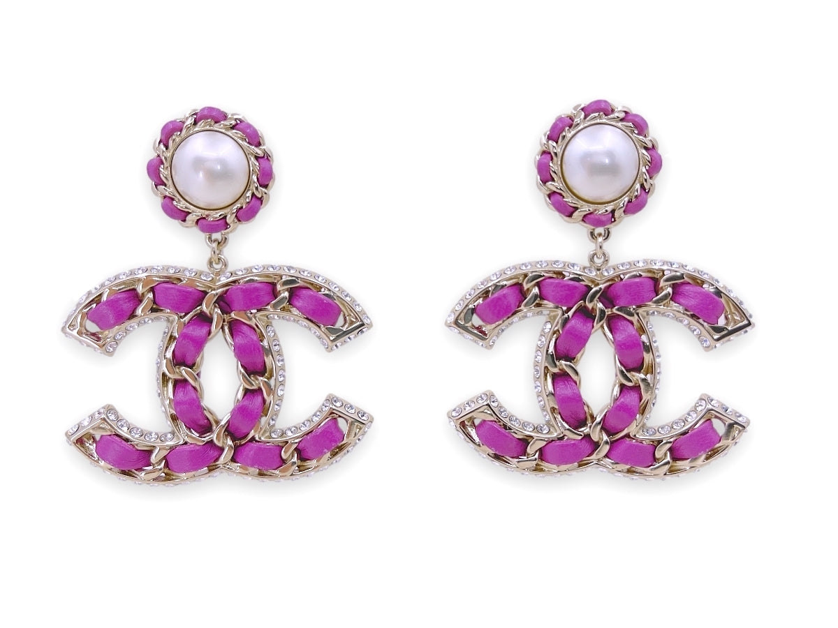 CHANEL ピアス ピンク/パープル Chanel 21P Magenta Pink, Gold and Pearl CC Drop Earrings