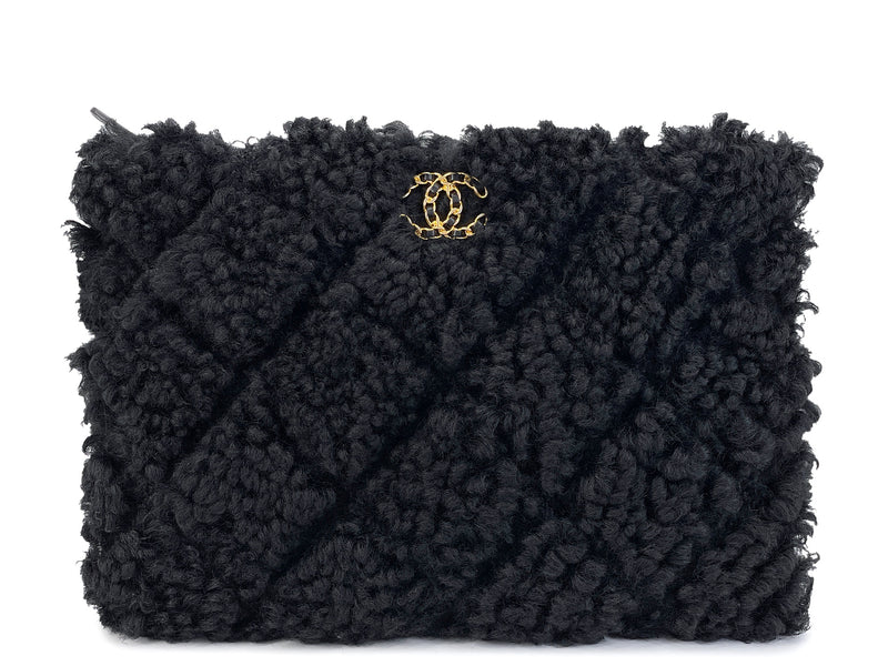 Chanel 19 Quilted Black Shearling O Case Clutch Bag 70G