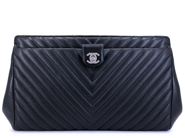 Chanel 13in Black Chevron Caviar Jumbo Clutch Bag SHW F0Q