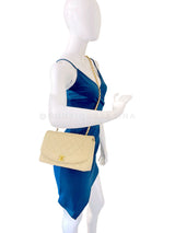 Chanel 1994 Vintage Pale Beige Caviar Medium Diana Flap Bag 24k GHW XI2