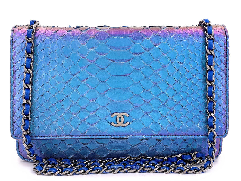 CHANEL - カメリア Chanel 19A Egypt Rainbow Graffiti Croc Print Reissue Mini Flap Bag