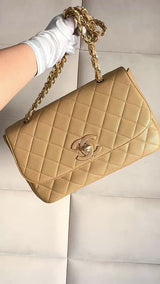 Chanel 2001 Vintage Beige Caviar Jumbo Classic Flap Bag 24k GHW Curved MQV
