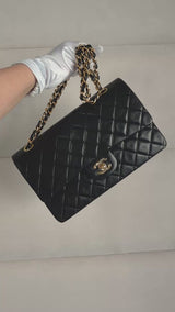 Chanel 1992 Vintage Black Medium Classic Double Flap Bag 24k GHW Lambskin 0O3