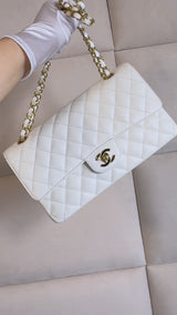 Chanel 2005 Vintage White Caviar Medium Classic Double Flap Bag 24k GHW 4RF