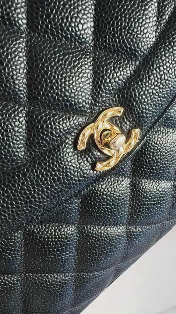 Chanel 1991 Vintage Black Caviar Etched Chain Camera Flap Bag 24k GHW OW0