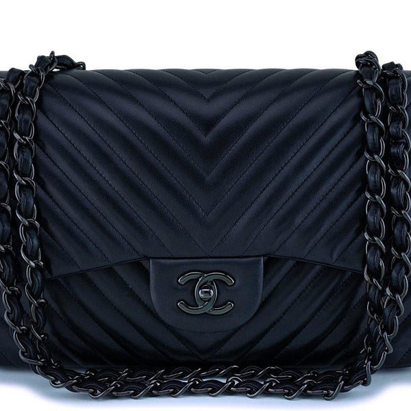Chanel So Black Chevron Jumbo Classic Double Flap Bag – Boutique