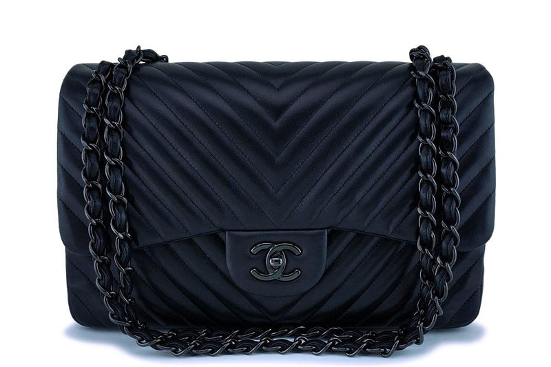 Chanel So Black Chevron Jumbo Classic Double Flap Bag – Boutique