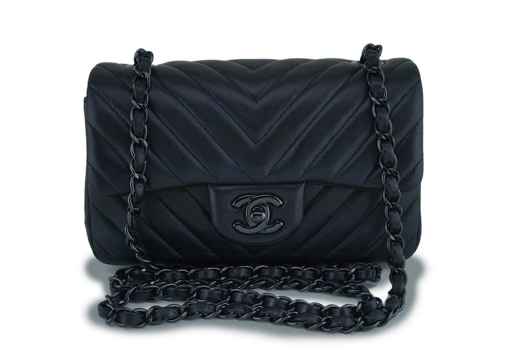 Chanel So Black Chevron Timeless mini flap bag Leather ref.384199