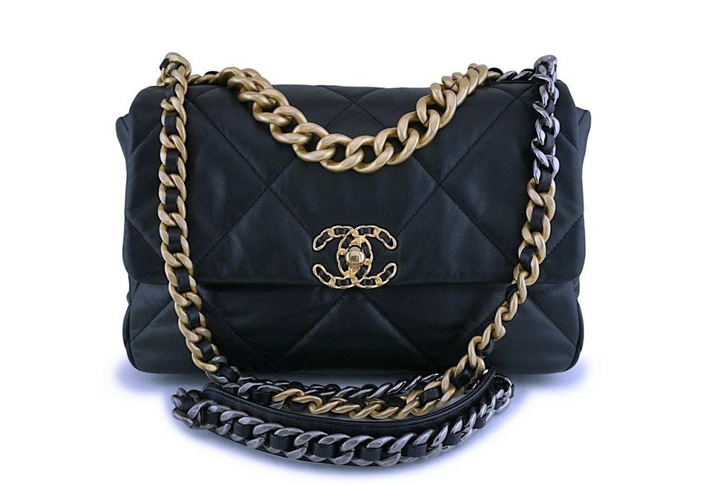 CHANEL Goatskin Quilted Large Chanel 19 Flap Green 1200040