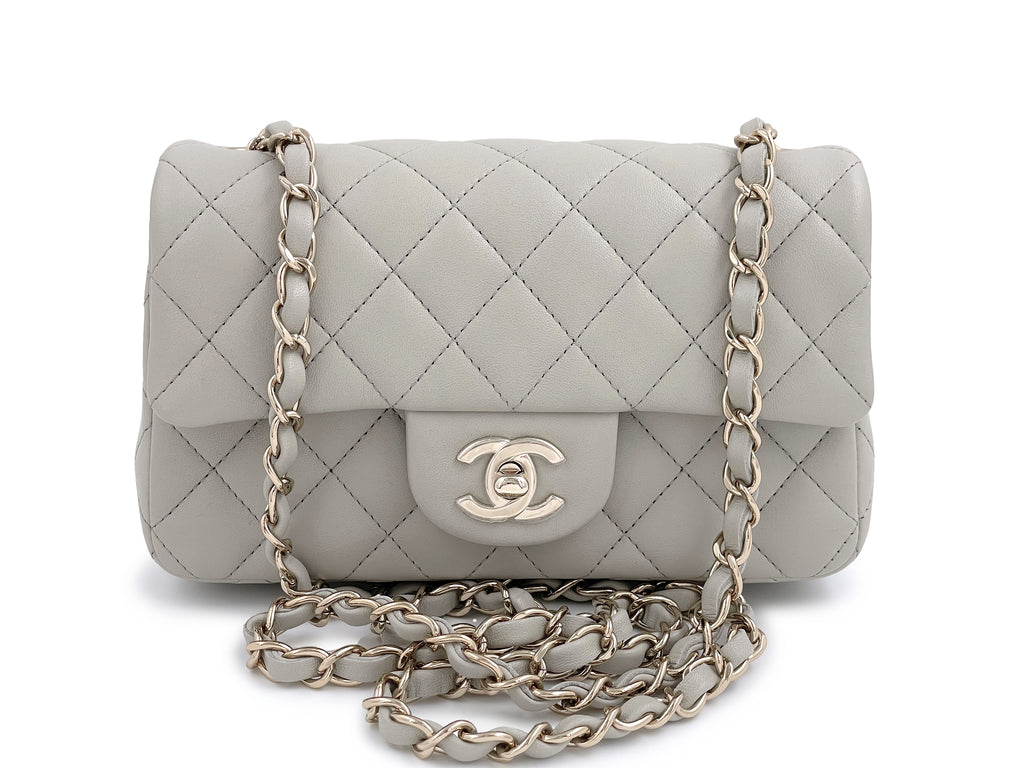 Shop CHANEL 2023 Cruise CHANEL ☆CLASSIC WALLET ON CHAIN ☆AP0250