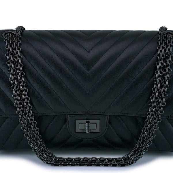 2017 Chanel Black Chevron Calfskin So Black 2.55 Reissue 226 Double Flap Bag  at 1stDibs
