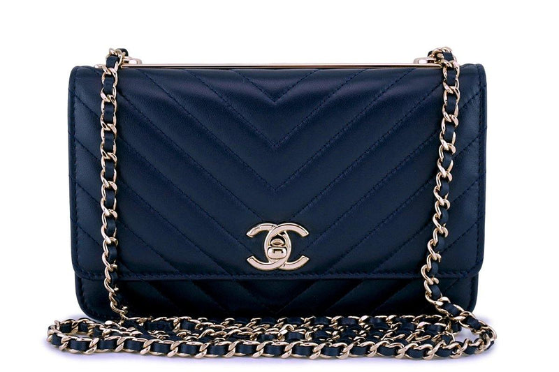 SOLD Chanel Chevron Trendy CC WOC Gold Top Plate  Chanel chevron, Black  clutch bags, Chanel mini pink