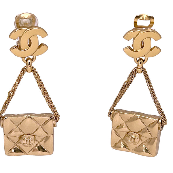 Chanel Vintage 94P Quilted CC Dangle Drop Earrings – Boutique Patina