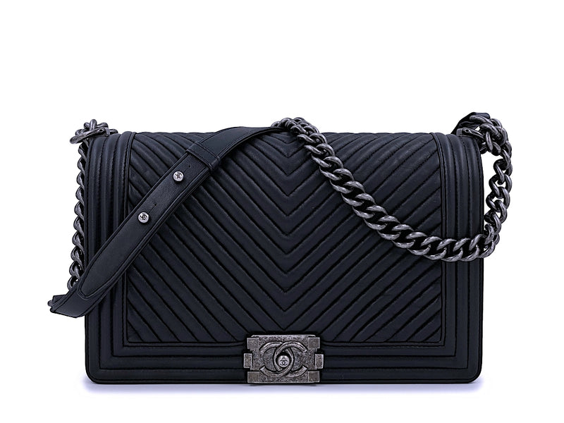 Chanel Black Herringbone Chevron New Medium Boy Bag RHW – Boutique