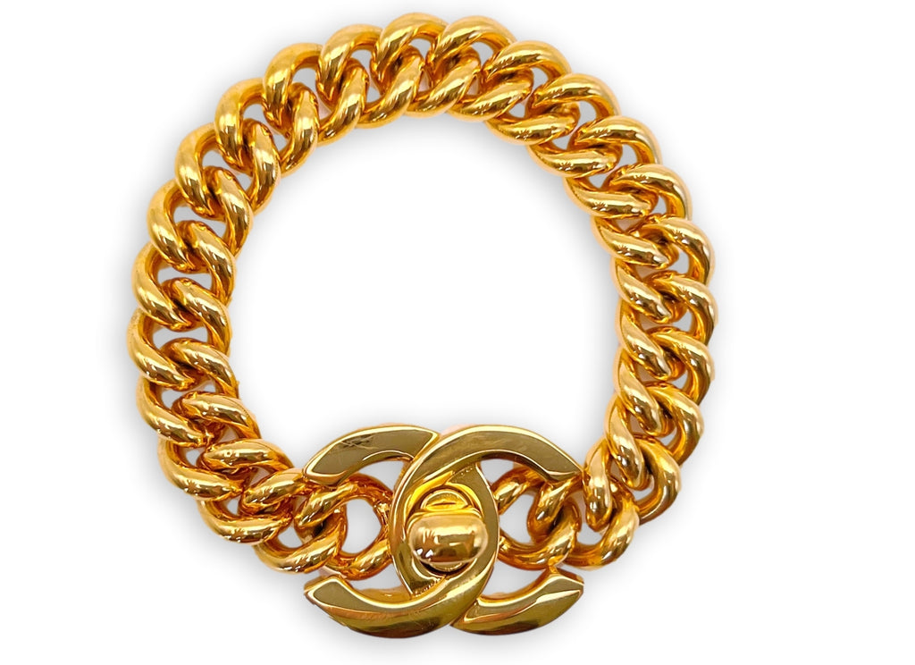 Chanel Vintage 95A Turnlock Chain Bracelet 24k Gold Plated – Boutique Patina