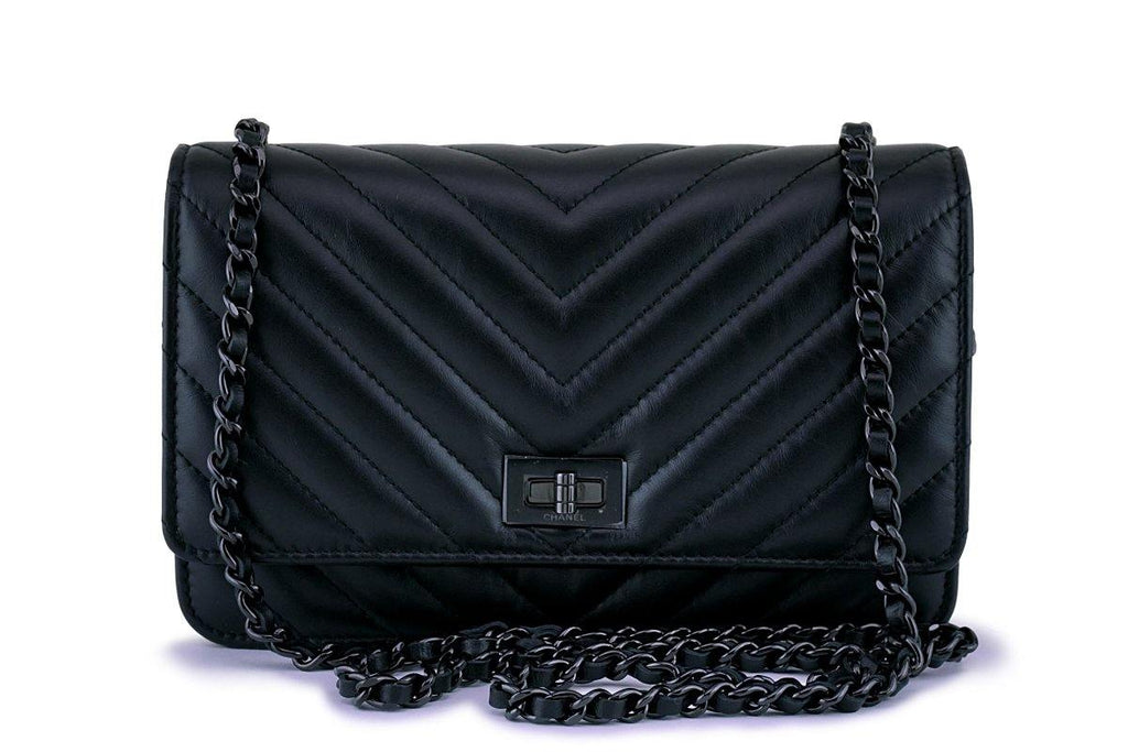 Wallet on chain 2.55 leather crossbody bag Chanel Black in Leather -  29450019