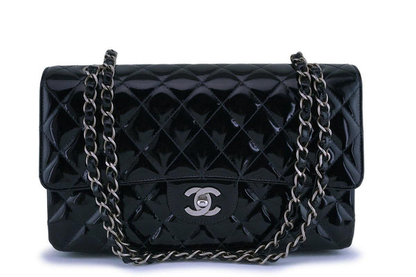 Timeless Chanel Black Patent Medium classic flap bag Leather Patent leather  ref.932639 - Joli Closet