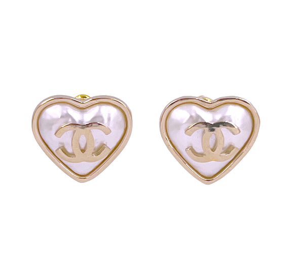 NIB 22C Chanel Pearl Gold CC Logo Stud Earrings - Boutique Patina