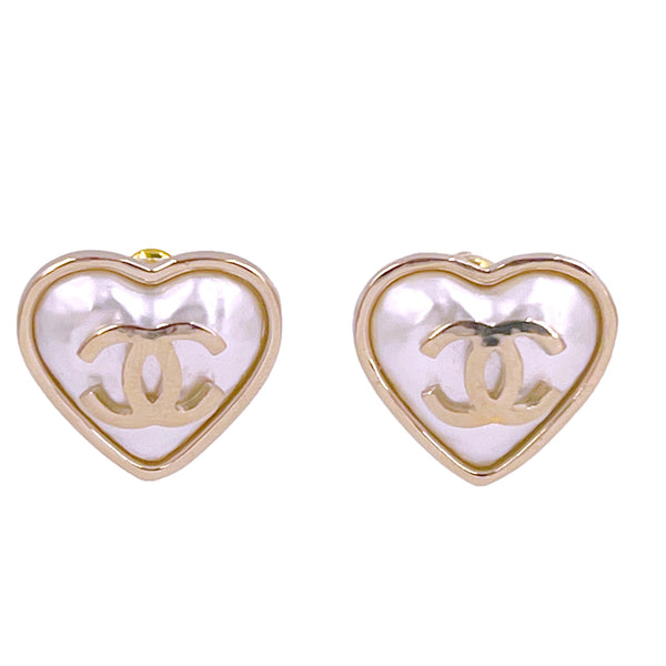 Chanel 1993 Made Pearl Heart Cc Mark Cutout Swing Earrings - 2 Pieces