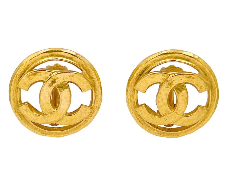 Chanel Vintage 94P Signature Circle CC Gold Stud Earrings Medium