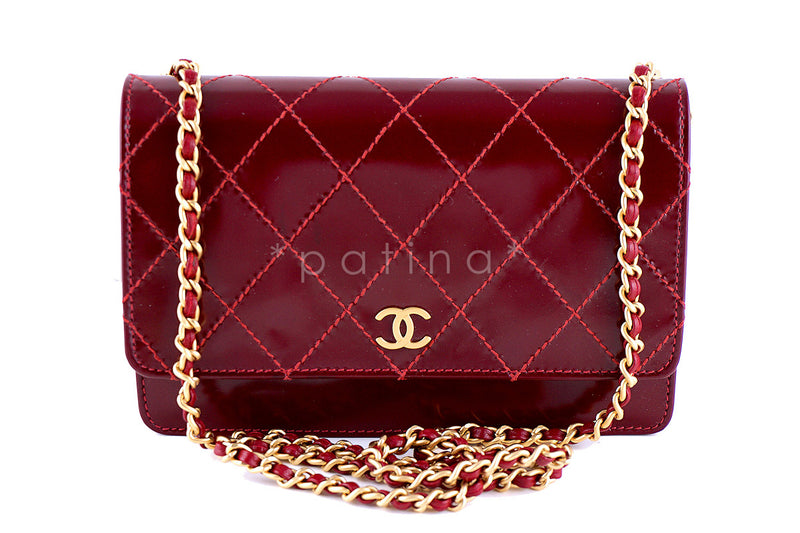 Chanel Wallet on Chain shoulder bag in burgundy/black quilted leather, GHW  at 1stDibs