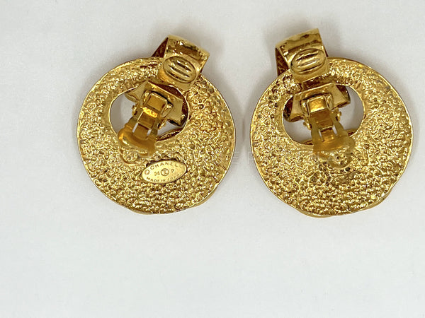 Chanel Vintage 94P Large CC Logo Quilted Door Knocker Dangle Earrings - Boutique Patina