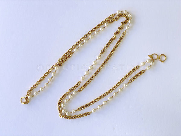 Chanel Vintage 1980s Rihanna Pearl and Gold Chain Long Station Necklace - Boutique Patina