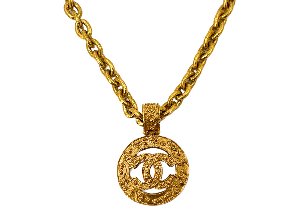 Chanel Vintage 94A Baroque Cutout Pendant Long Necklace Gold Plated –  Boutique Patina
