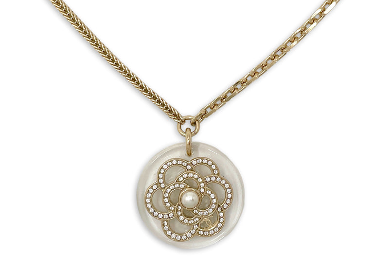 Chanel 18B Clear Resin Camellia Pendant Necklace – Boutique Patina