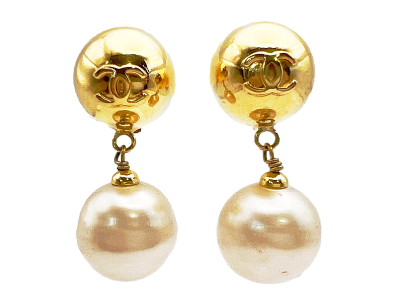Pre-owned Chanel 2000 Ball Dangle Earrings In Gold