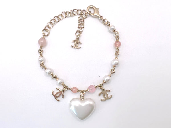 Chanel 21A Coco Neige Pearl Heart and CC Charm Bracelet – Boutique Patina