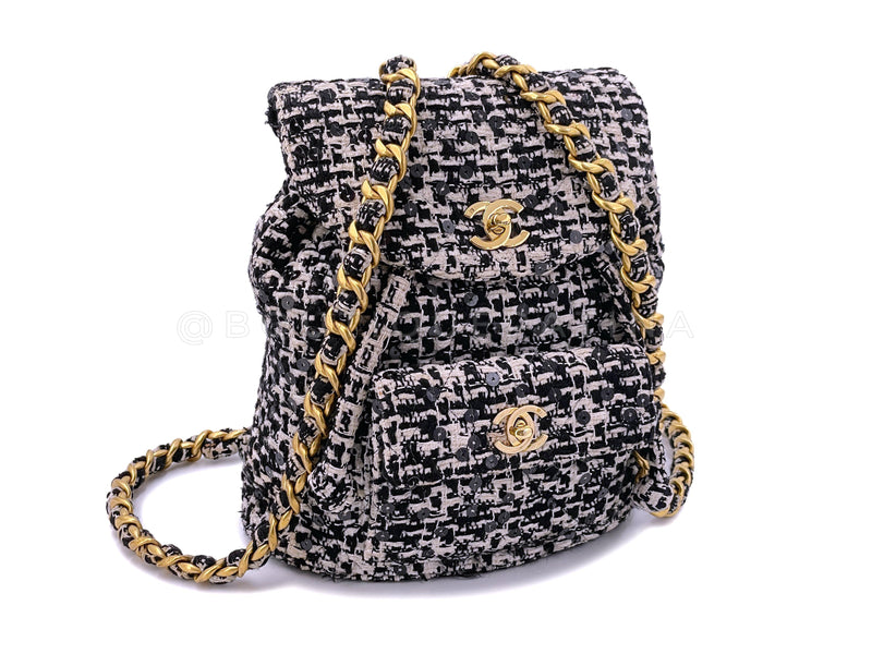Chanel Backpack Duma Tweed 全新香奈兒背囊斜紋羊毛及金色金屬黑及灰色, 名牌, 手袋及銀包- Carousell