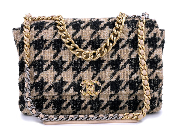 Chanel Chanel 19 Small Flap Bag in 19K Beige Houndstooth Tweed | Dearluxe