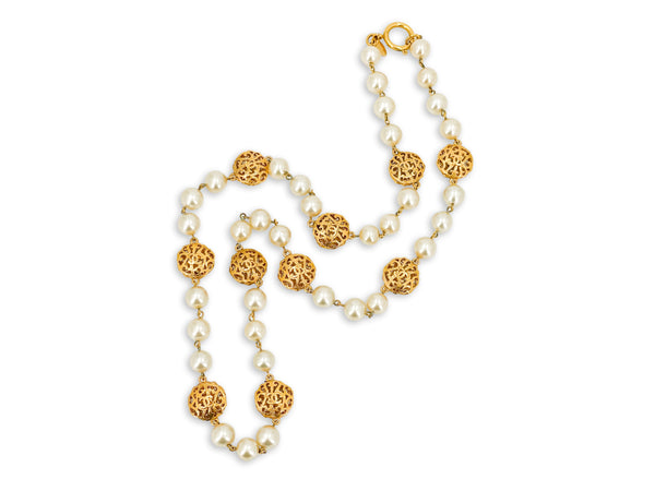 Chanel Vintage Collection 25 Long Pearl Station Necklace