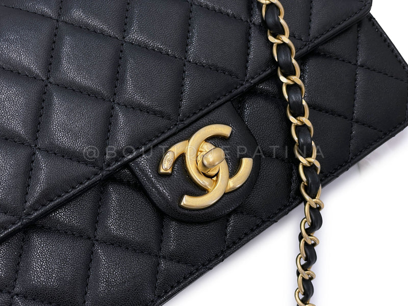 Timeless Sublime and Rare Chanel Classique lined flap handbag in black and gold  quilted leather, garniture en métal doré ref.499631 - Joli Closet