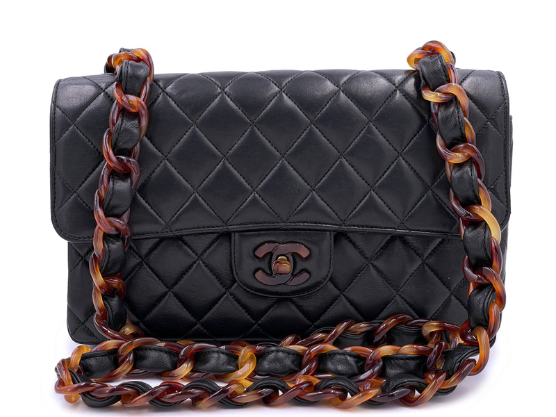 Chanel Vintage Black Quilted Lambskin Leather Medium Single Chain Flap Bag in New Condition