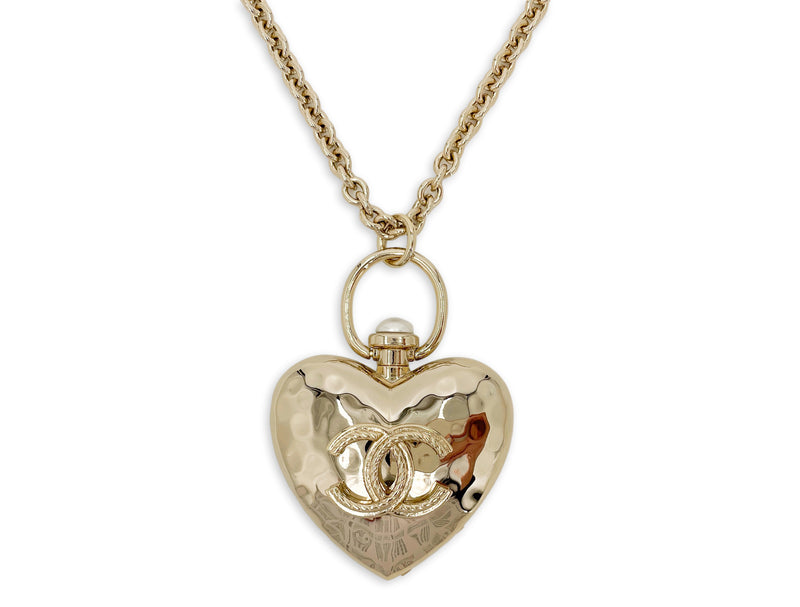 Chanel Womens Gold Tone CC Large Heart Pendant Chain Necklace