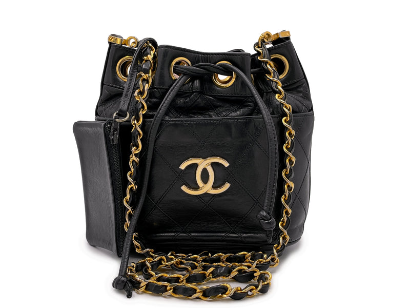 Black Handbag With Gold Chain - 714 For Sale on 1stDibs  black designer bag  with gold chain, black crossbody bag with gold chain, black leather purse  with gold chain