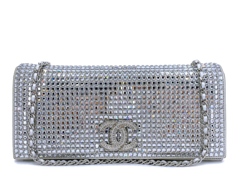 Chanel 2021 Round Clutch w/ Chain - White Crossbody Bags, Handbags