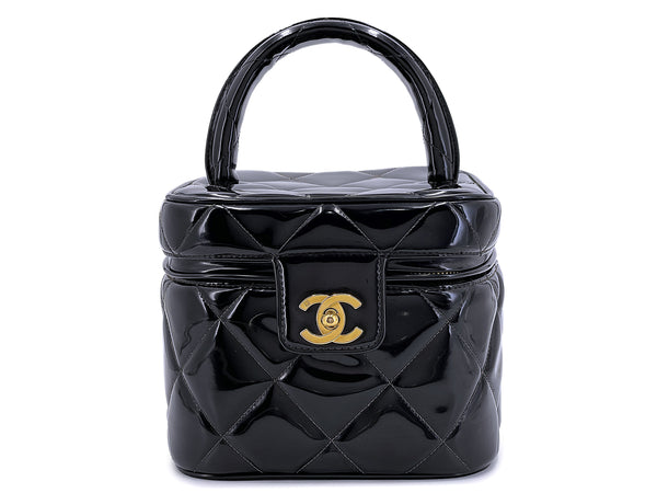 Chanel Pre-owned 1995 CC Diamond-Quilted Round Vanity Bag - Black